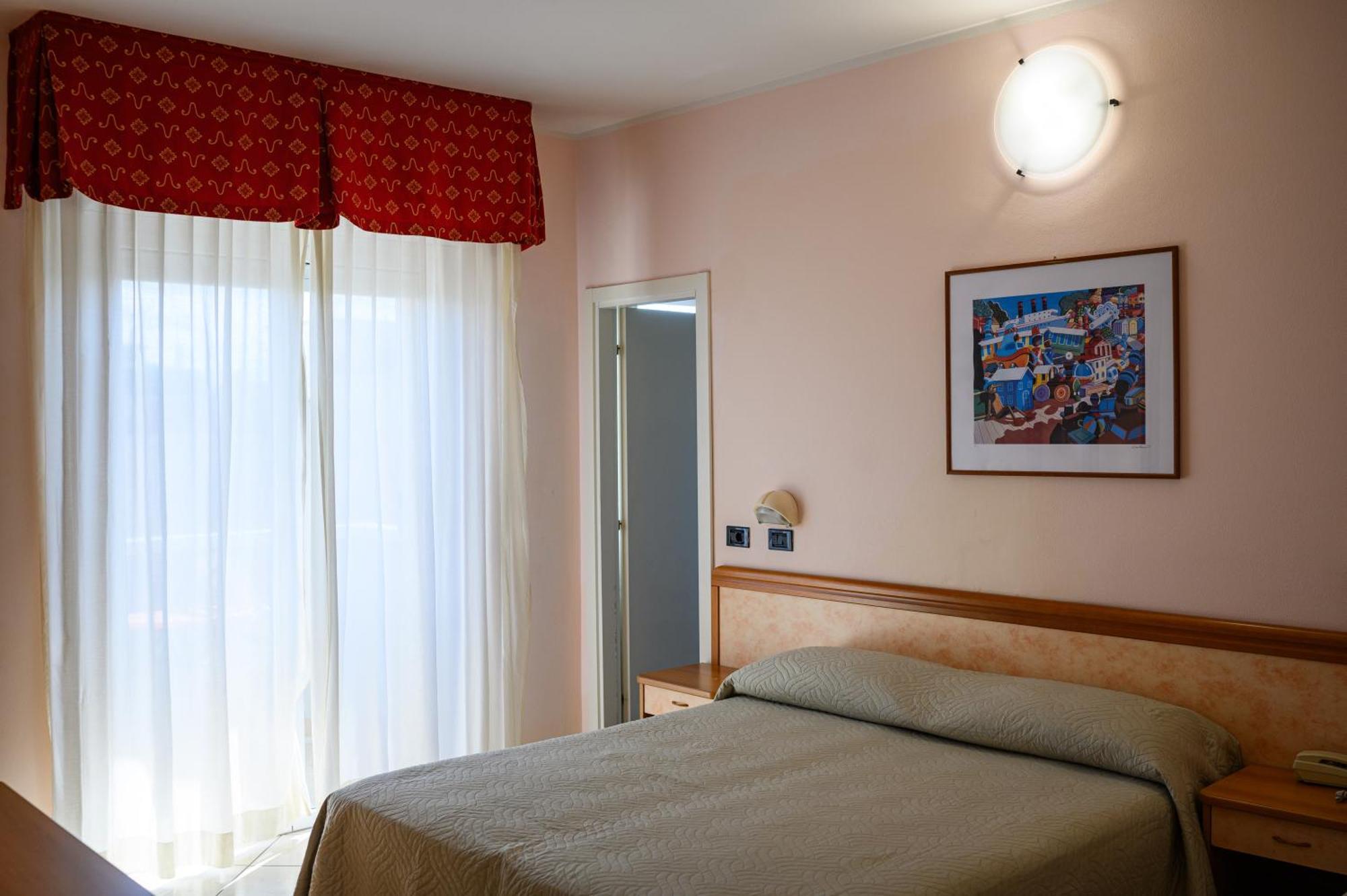 Hotel De Paris Lido Di Savio Extérieur photo